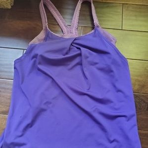 High energy tank si,size, small in purple with build in bra
